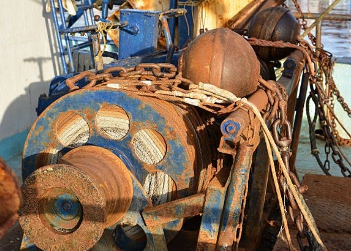 Saltwater Contamination in Marine Hydraulic Systems