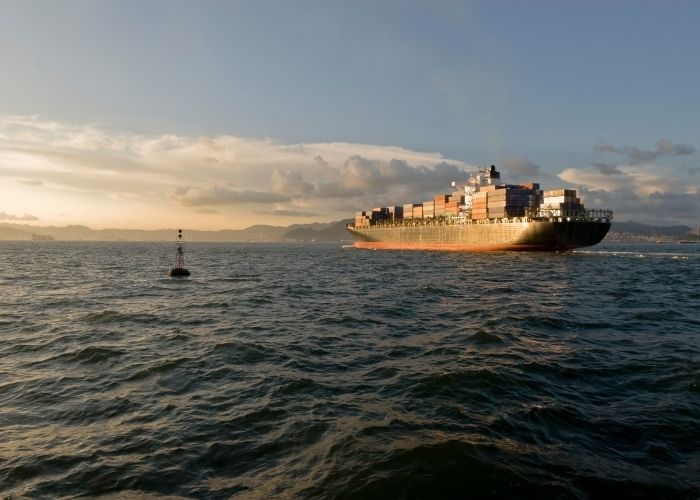 Hydraulic Systems in Maritime Operations: What Every Vessel Owner Needs to Know