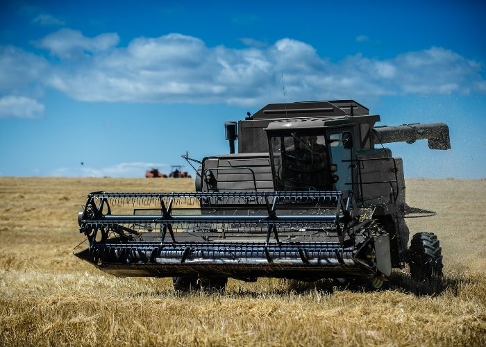 Hydraulic Systems on Farm Equipment: Repairs and Maintenance | DMA Hydraulics